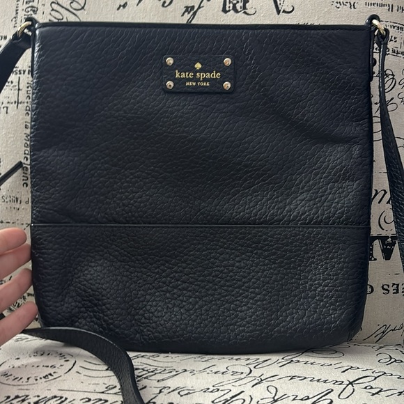 Used gorgeous black Kate spade satchel - Picture 2 of 3